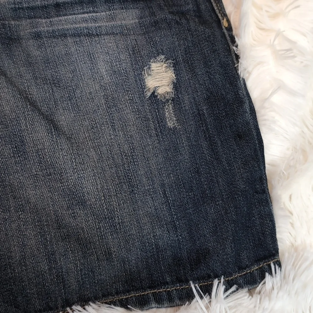 New York & Co High Waisted Dark Wash Distressed Denim Jean Shorts SZ 14